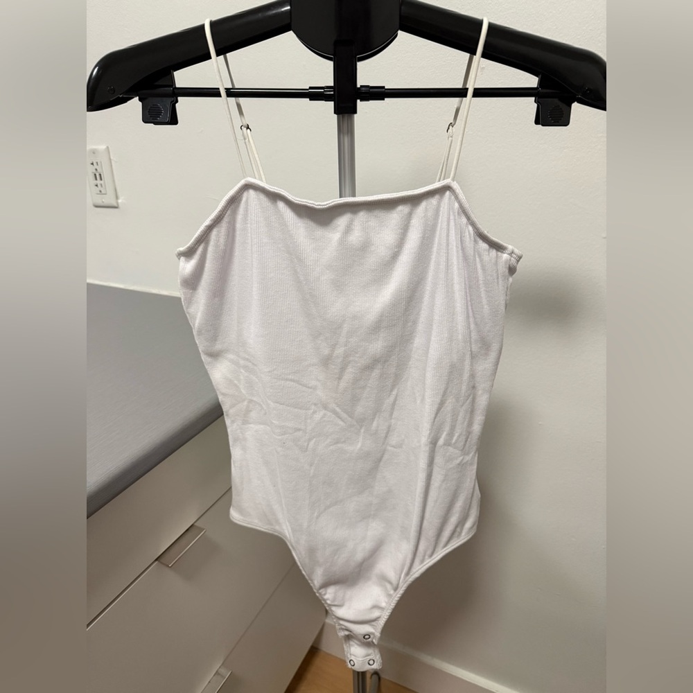 Bluenotes White Ribbed Bodysuit Women’s Size Large NWT Spaghetti Strap